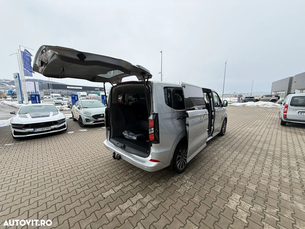 Ford Tourneo Custom - 38
