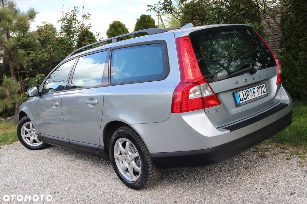 Volvo V70 D5 Summum - 4