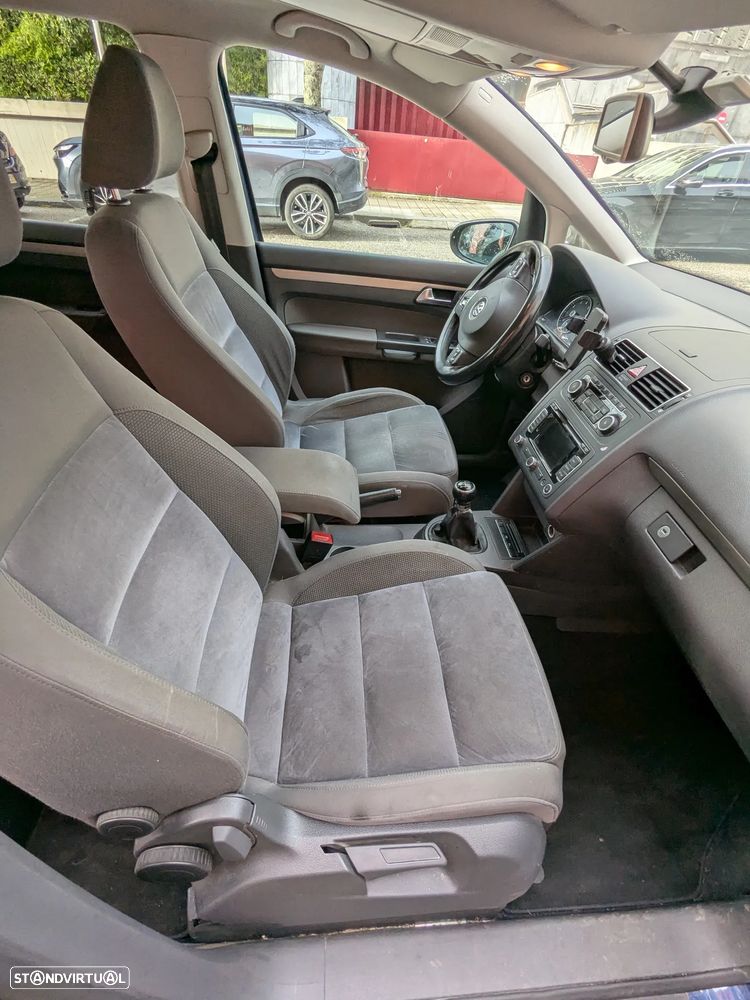 VW Touran 1.4 TSI Highline - 10