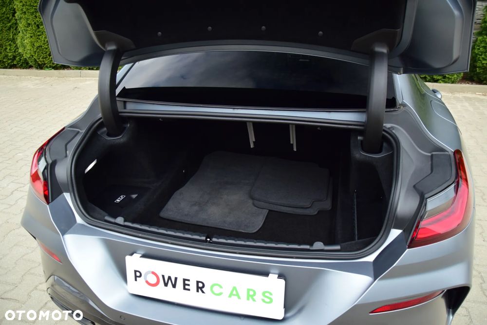 BMW Seria 8 - 16