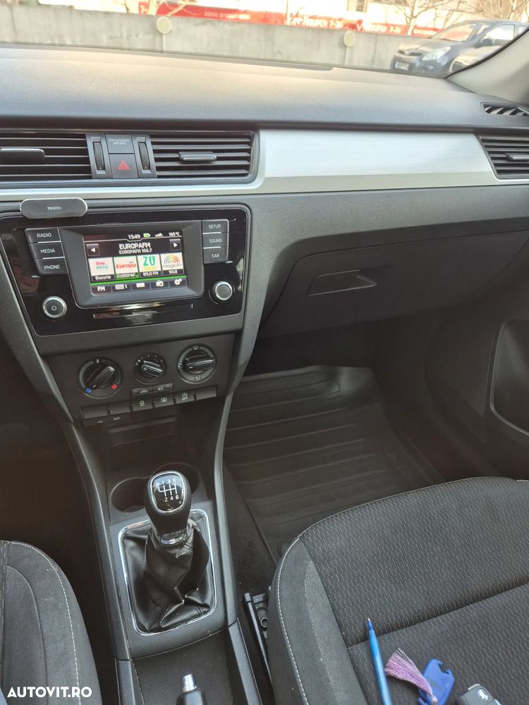 Skoda RAPID 1.2 TSI Ambition - 6