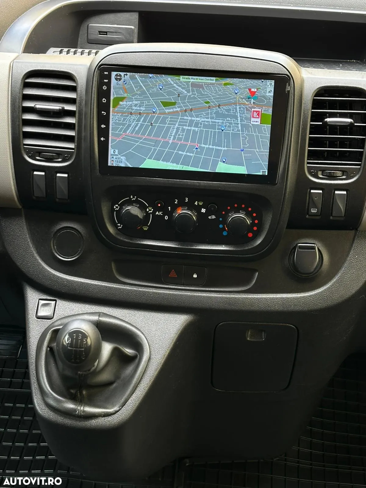 Renault Trafic - 13