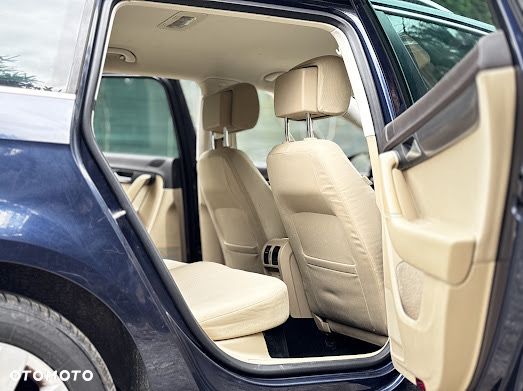 Volkswagen Passat - 14