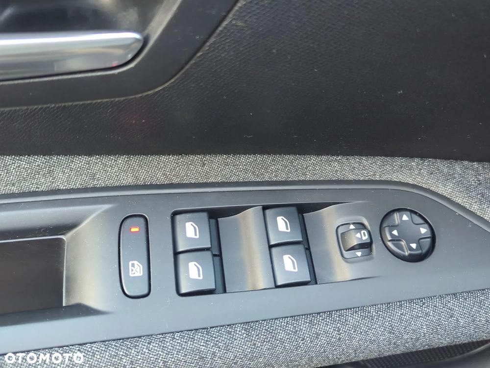 Peugeot 3008 1.2 PureTech Allure S&S EAT6 - 25