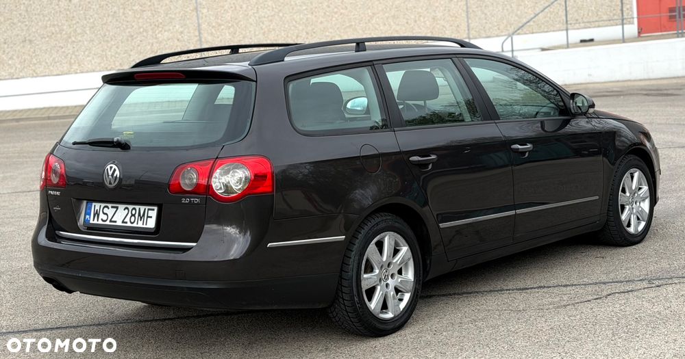 Volkswagen Passat 2.0 TDI DSG Comfortline - 4