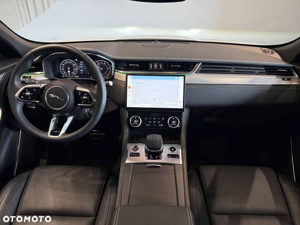 Jaguar F-Pace 2.0 D200 mHEV AWD R-Dynamic SE - 12