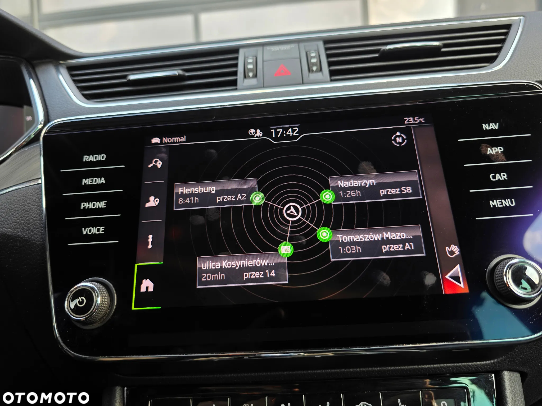 Skoda Superb 2.0 TDI SCR 4x4 Scout DSG - 23