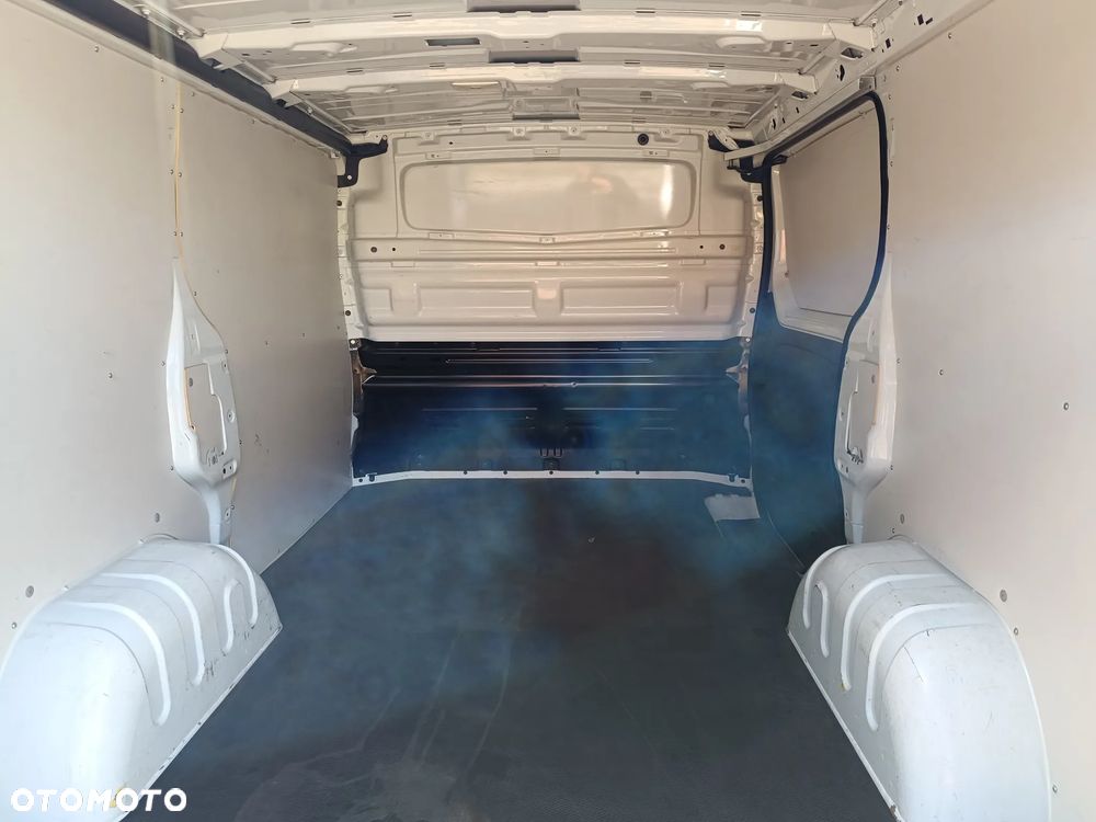 Opel Vivaro - 13
