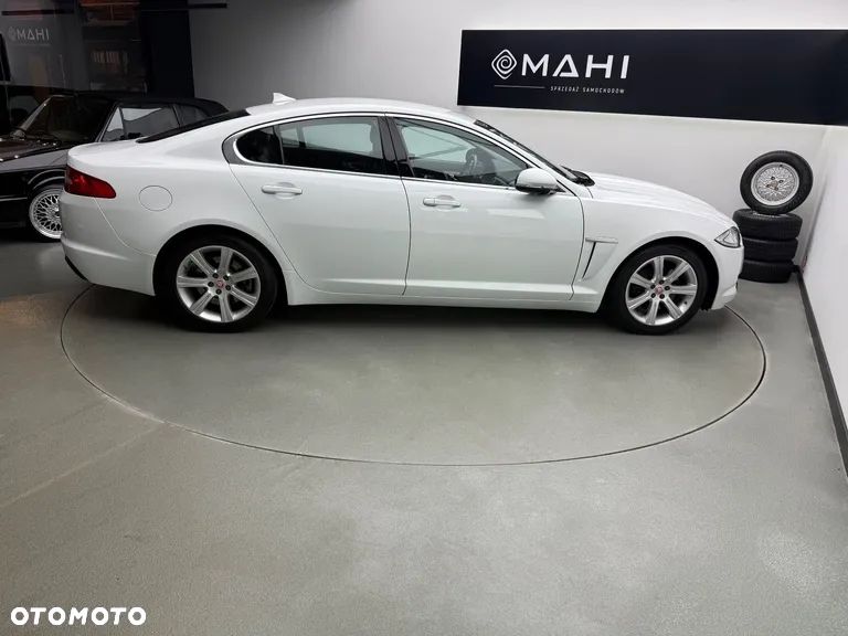 Jaguar XF 2.2 D Premium Luxury - 13