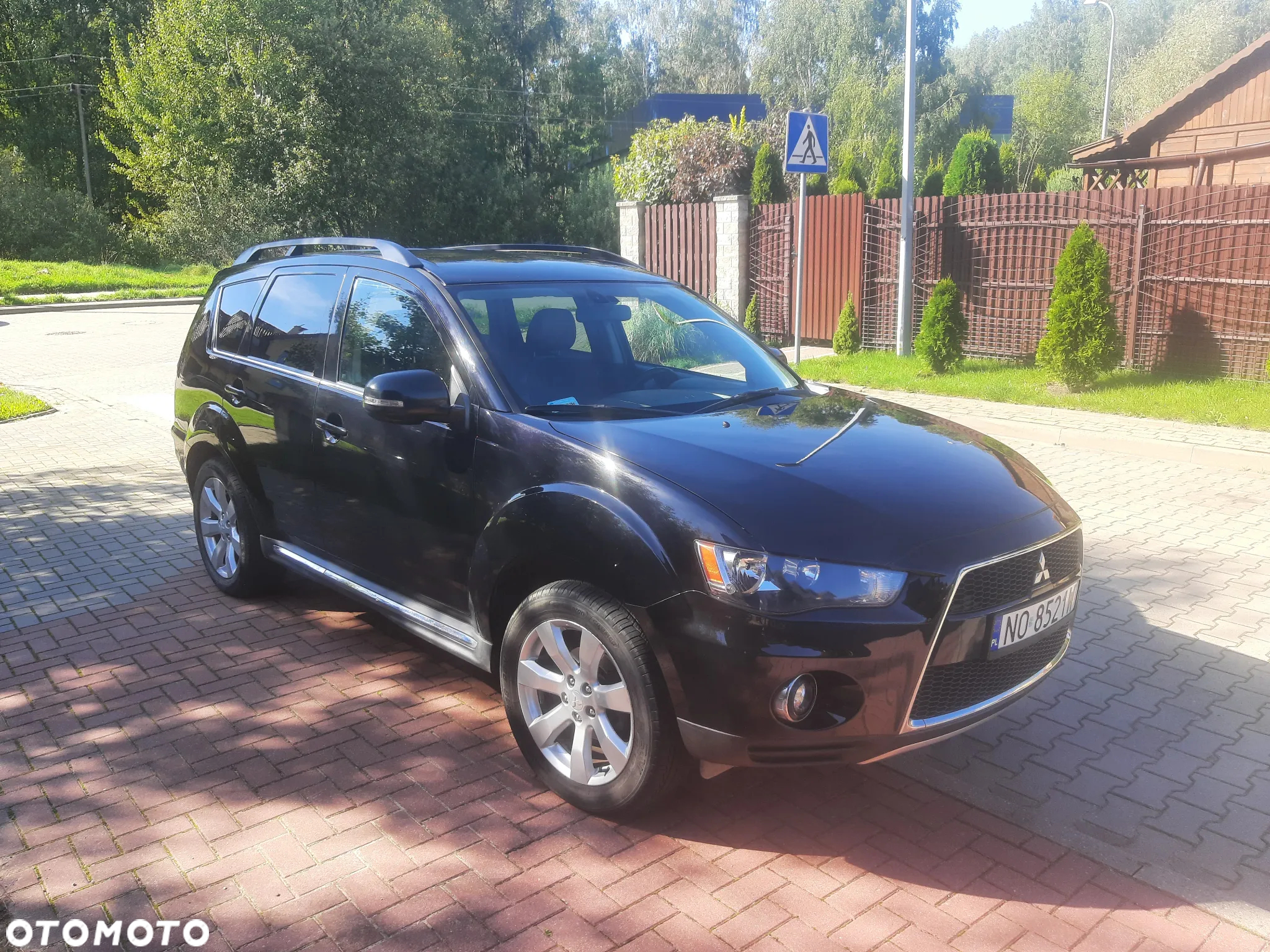 Mitsubishi Outlander - 2