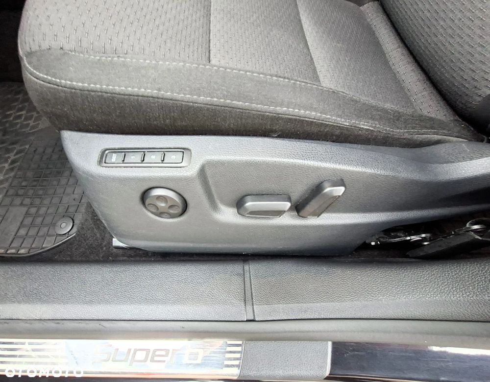 Skoda Superb 2.0 TDI PD Comfort - 10