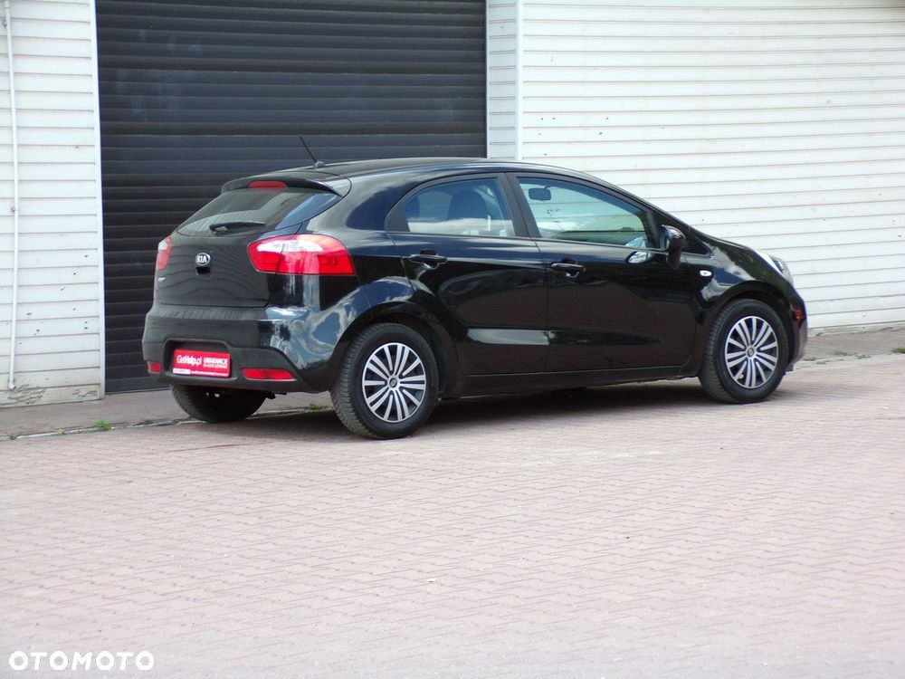 Kia Rio - 16