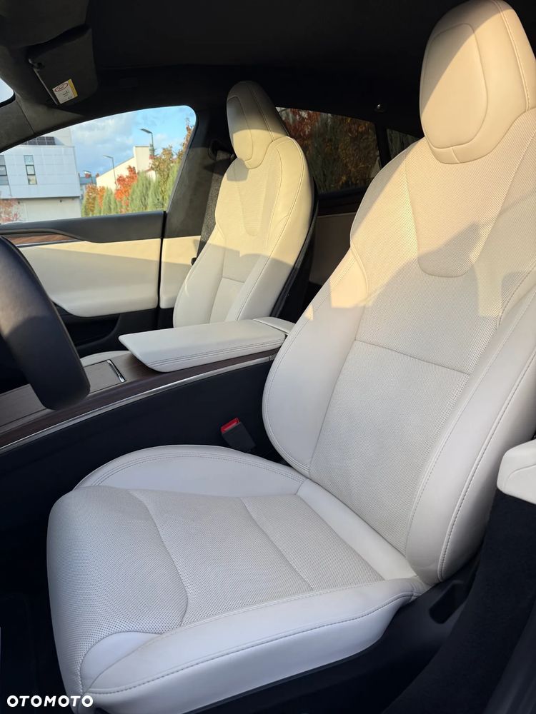 Tesla Model S Long Range AWD - 24