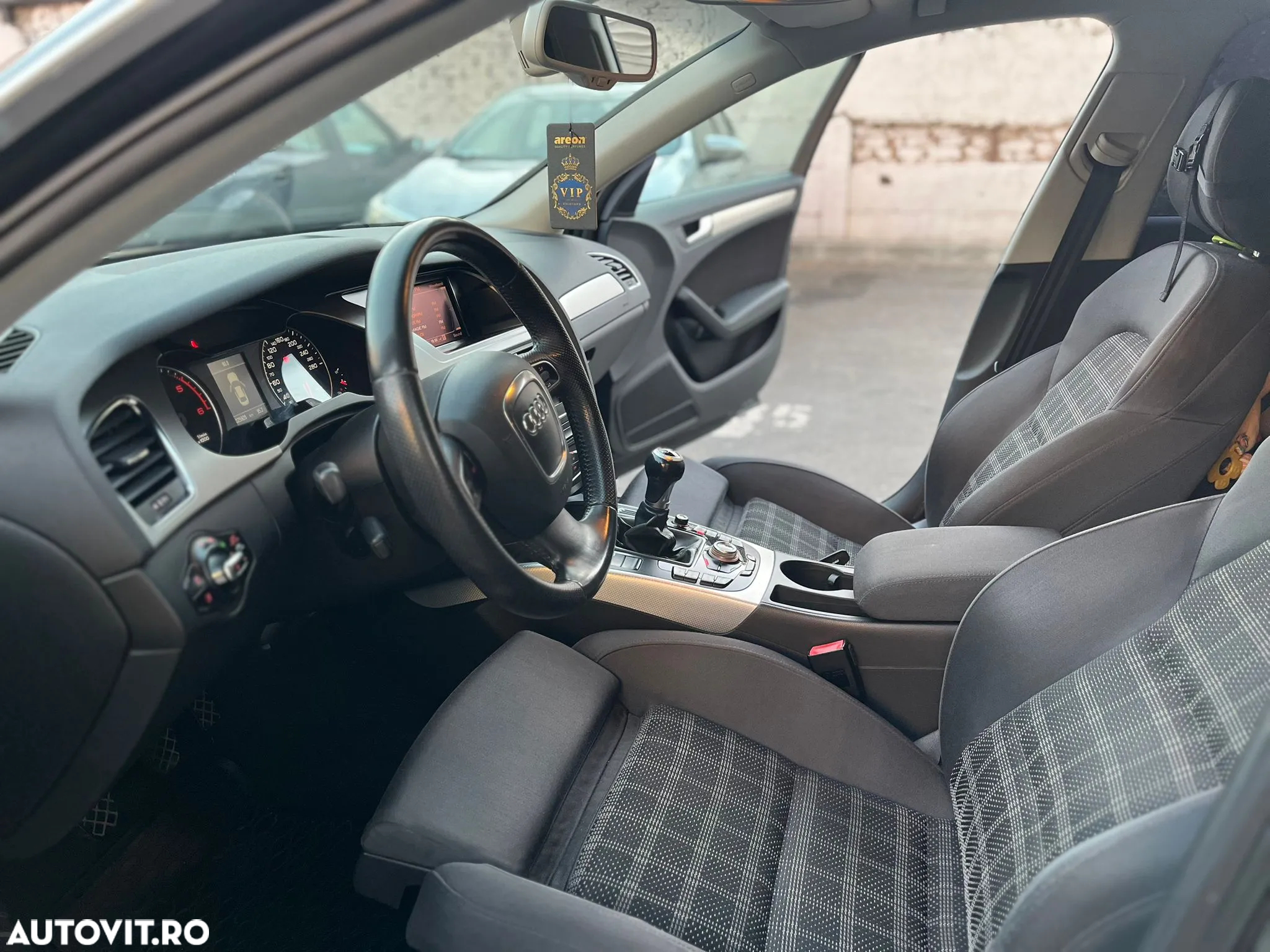 Audi A4 2.0 TDI B8 - 6