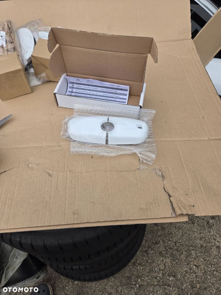 Nakładka wewnętrznego lusterka wstecznego Opel Corsa F Mokka B 98361217WP - 1