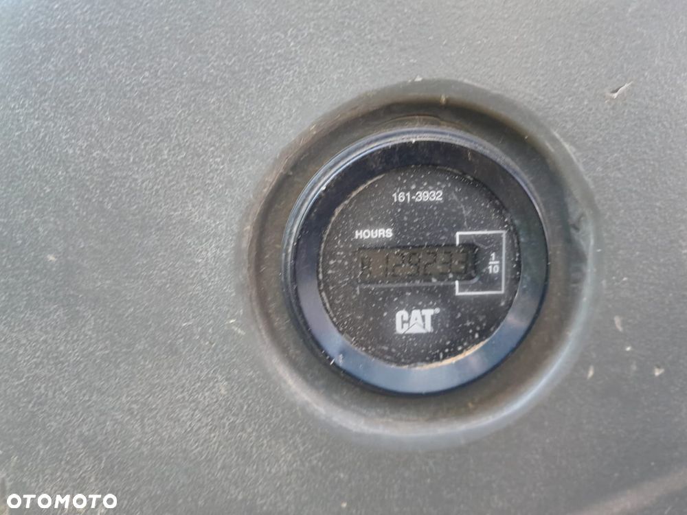 Caterpillar CAT 428D - 8