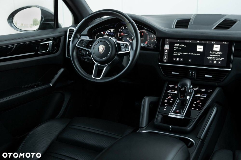 Porsche Cayenne - 27