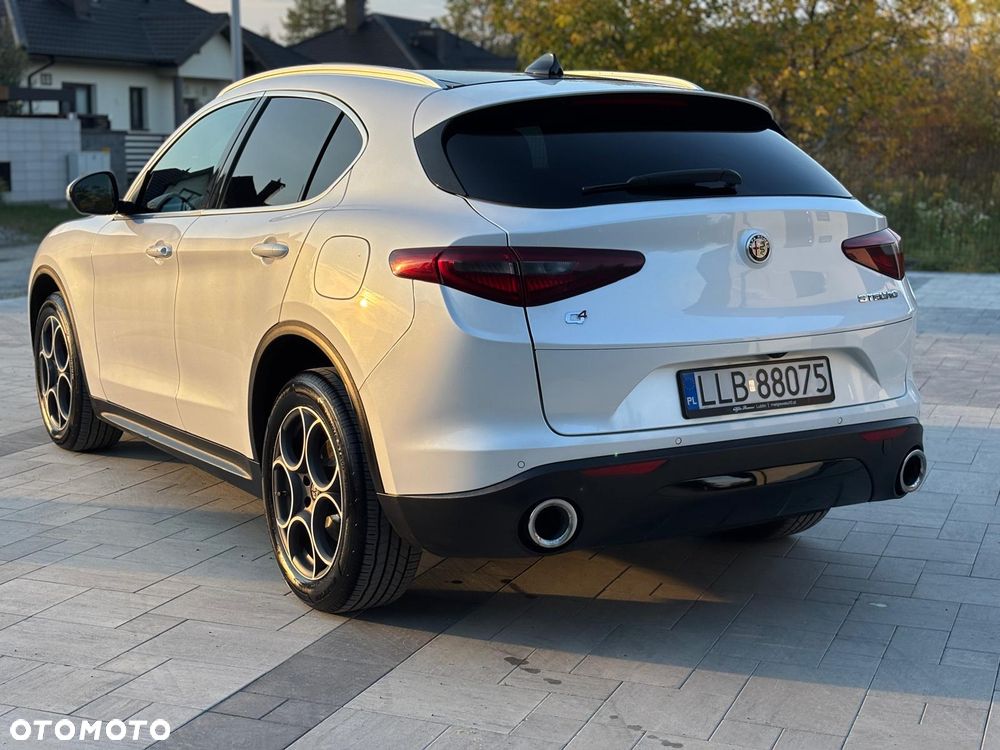 Alfa Romeo Stelvio - 4