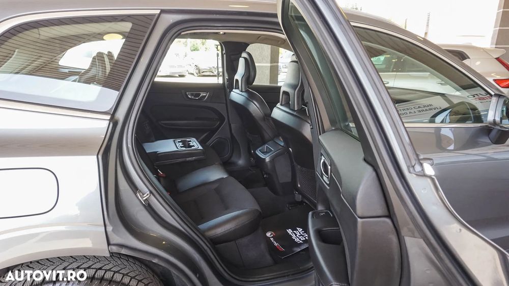 Volvo XC 60 D4 AWD Momentum - 27