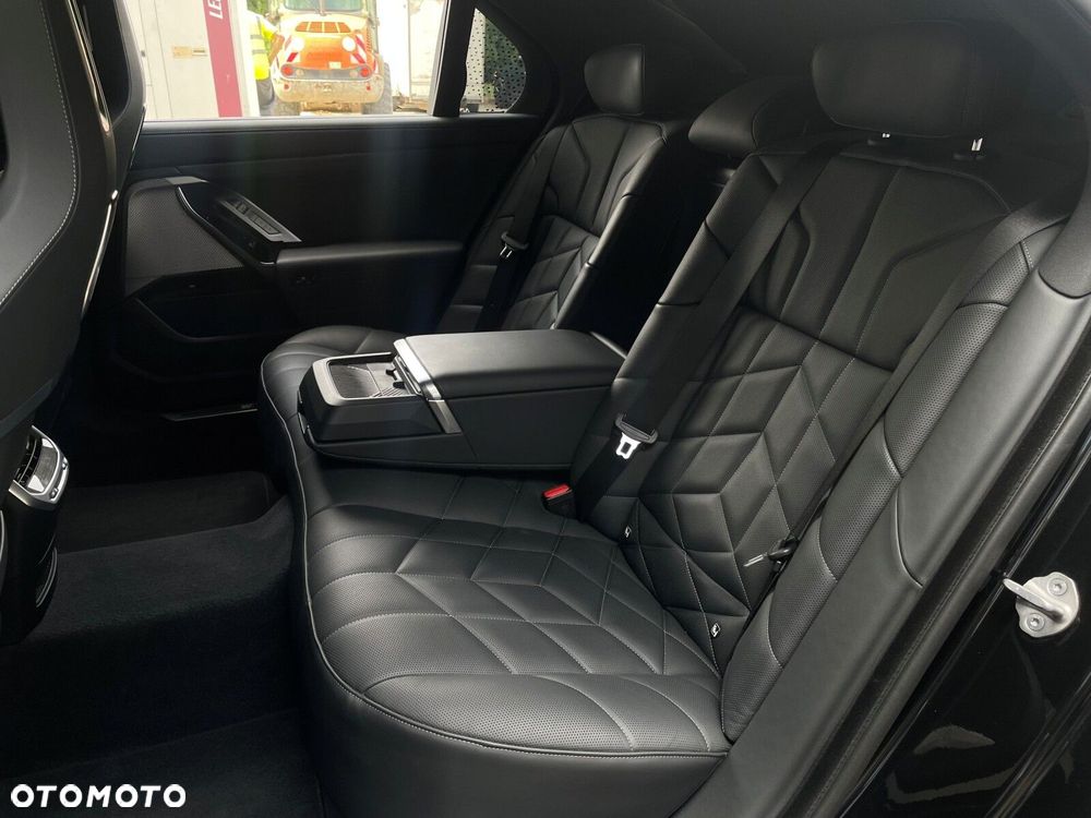 BMW Seria 7 - 21