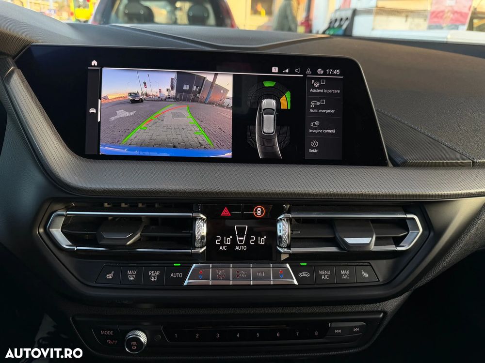 BMW M1 M135i xDrive AT - 27