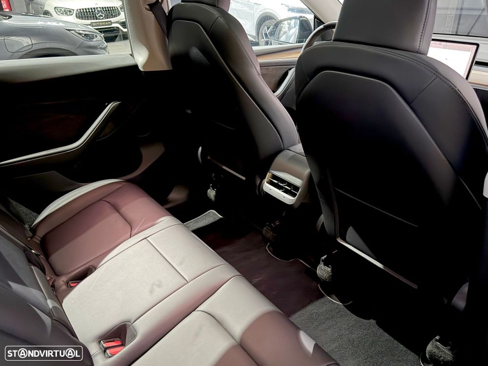 Tesla Model Y Performance Dual Motor AWD - 15