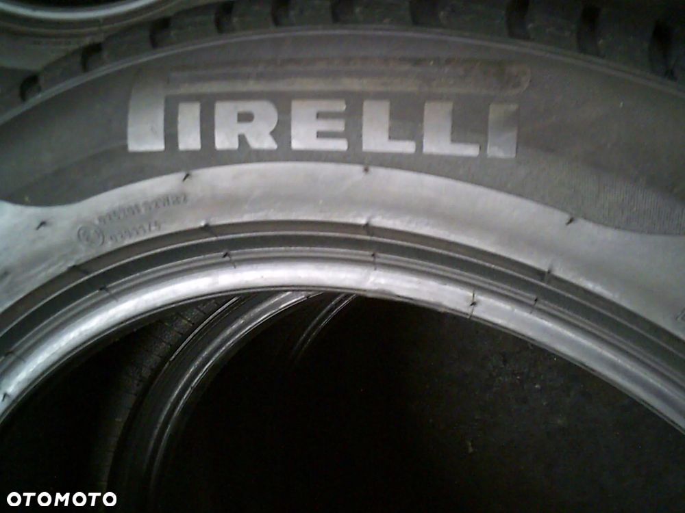 PIRELLI Sottozero 3 225/60R18 6,5mm 2022 - 3