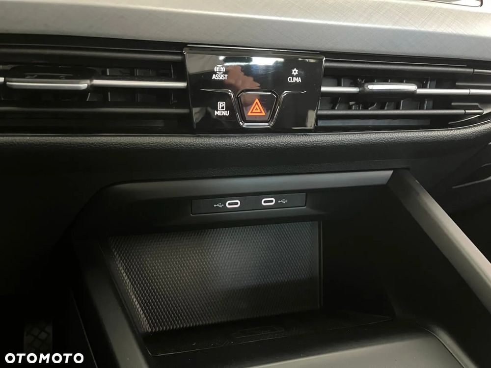 Volkswagen Golf VIII 2.0 TDI Life - 32