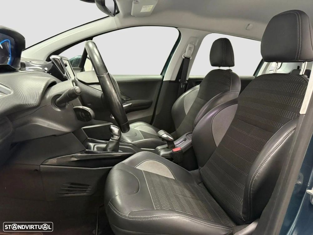 Peugeot 2008 1.2 PureTech Allure - 4