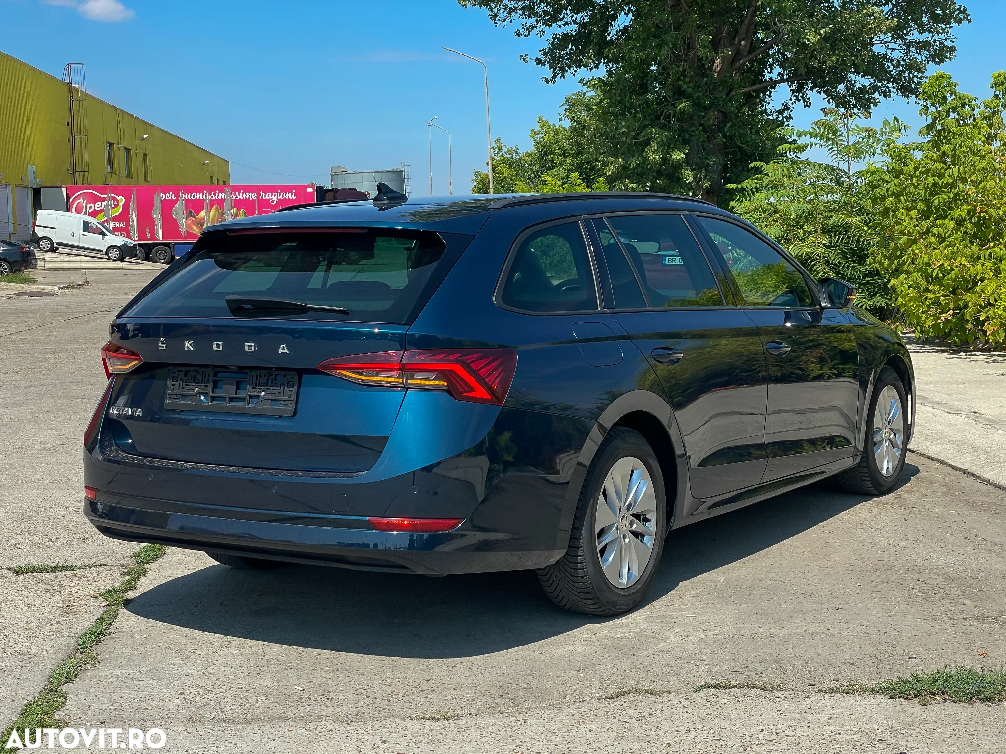 Skoda Octavia Combi 2.0 TDI Exclusive - 3