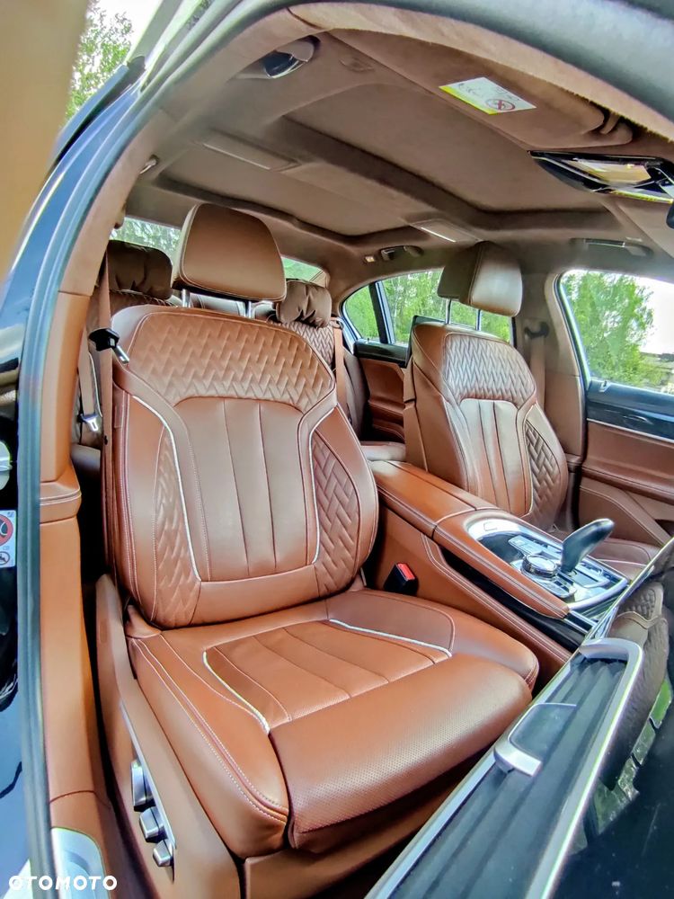 BMW Seria 7 750Li xDrive - 9