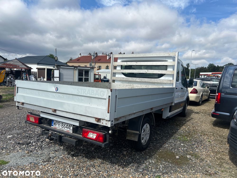 Ford Transit Courier - 22