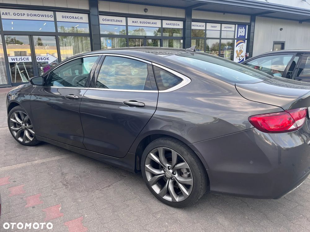 Chrysler 200 - 1