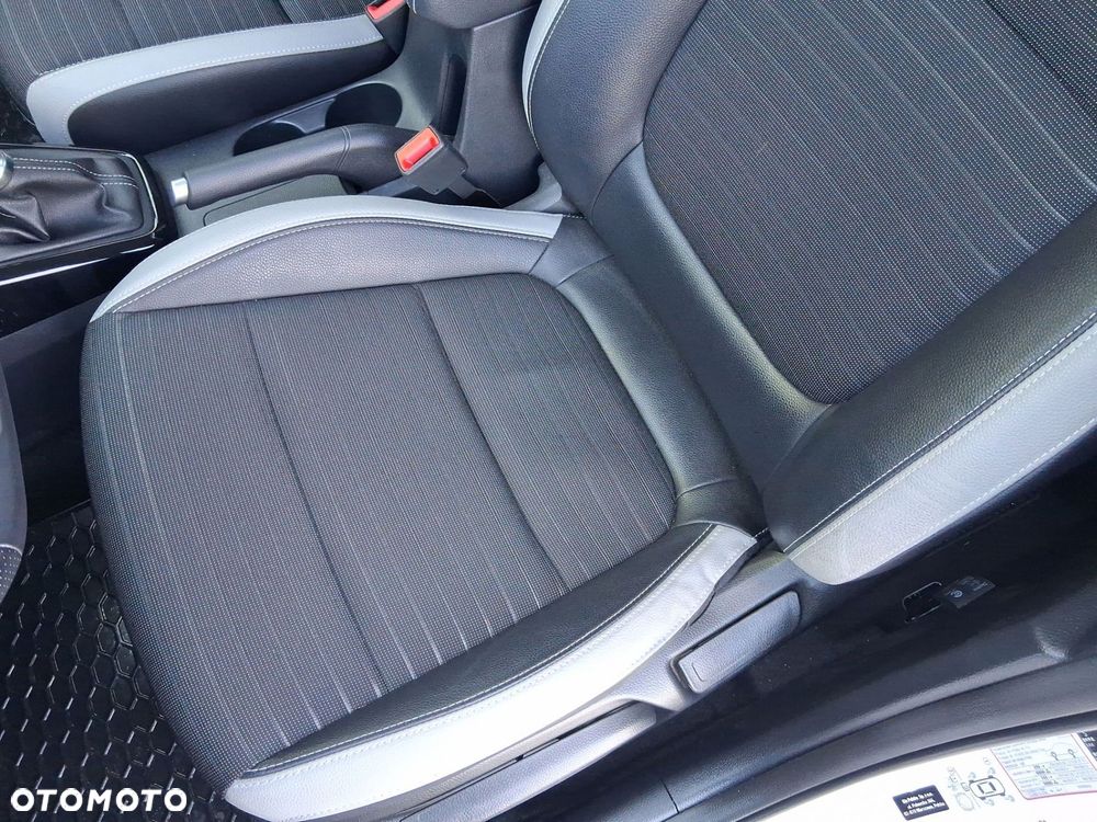 Kia Stonic 1.2 L - 12