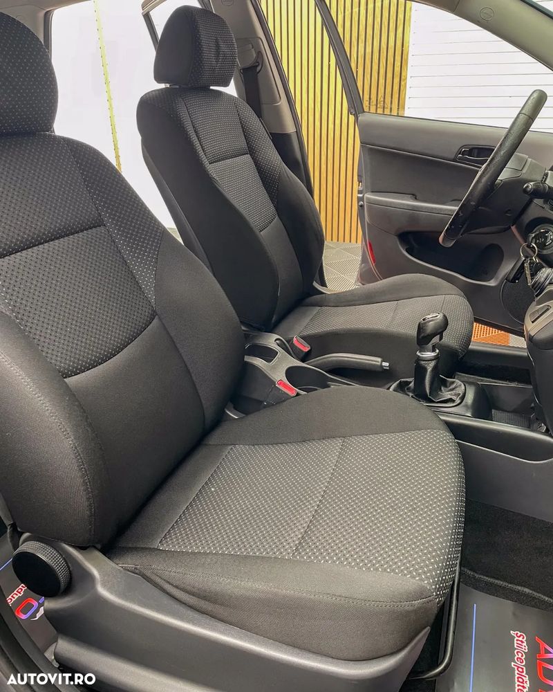 Hyundai i30 CW 1.6 CRDI GL Comfort - 9