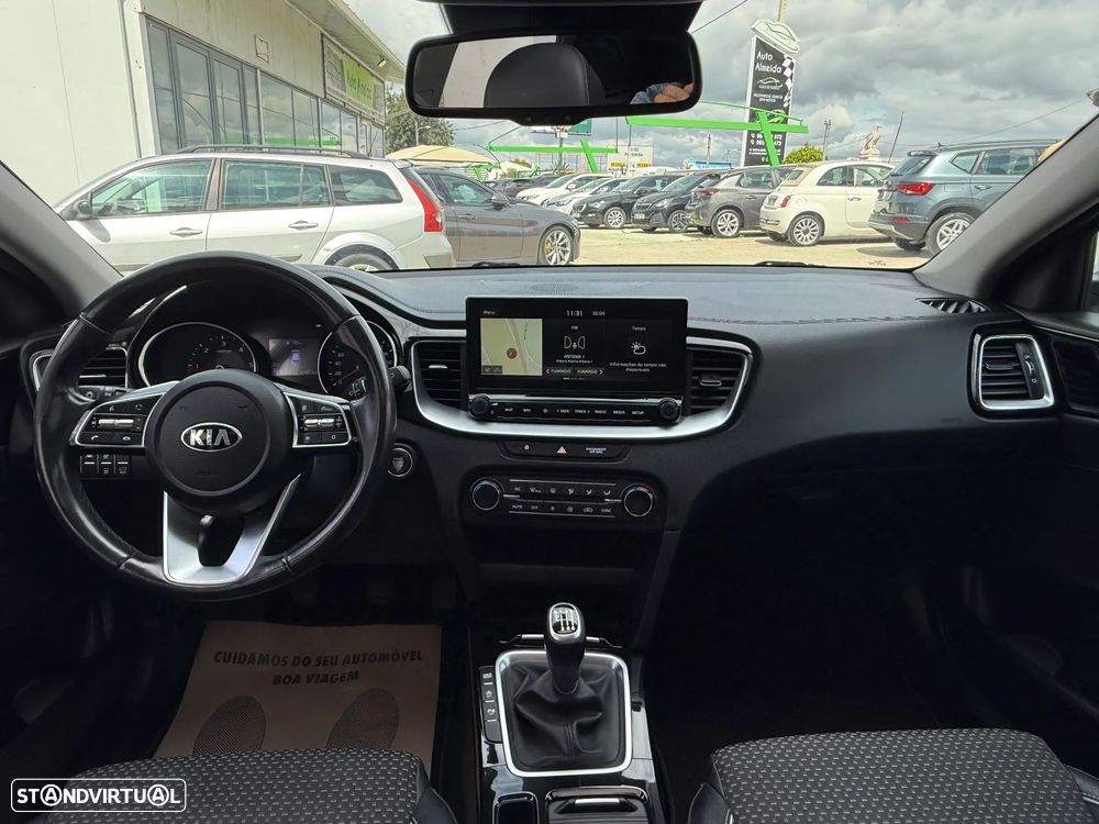 Kia Ceed SW 1.6 CRDi MHEV Drive+SRF - 18