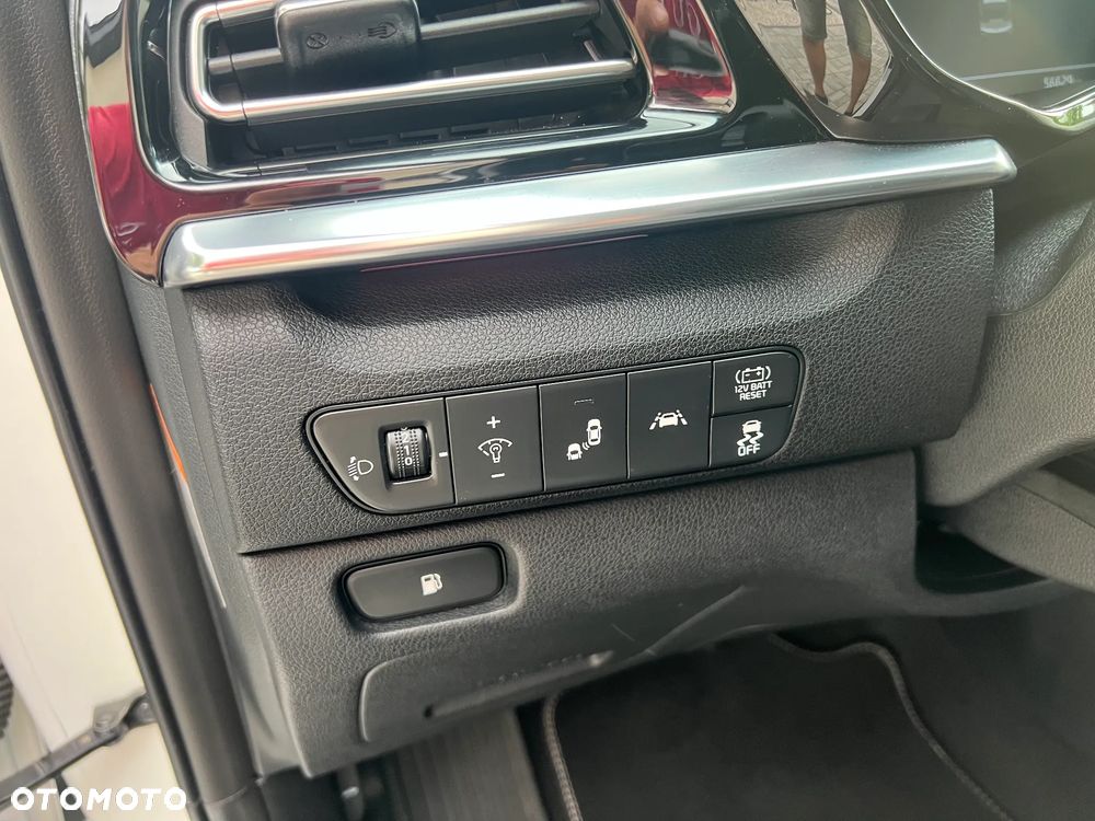 Kia Niro 1.6 GDI Hybrid L Business Line - 23
