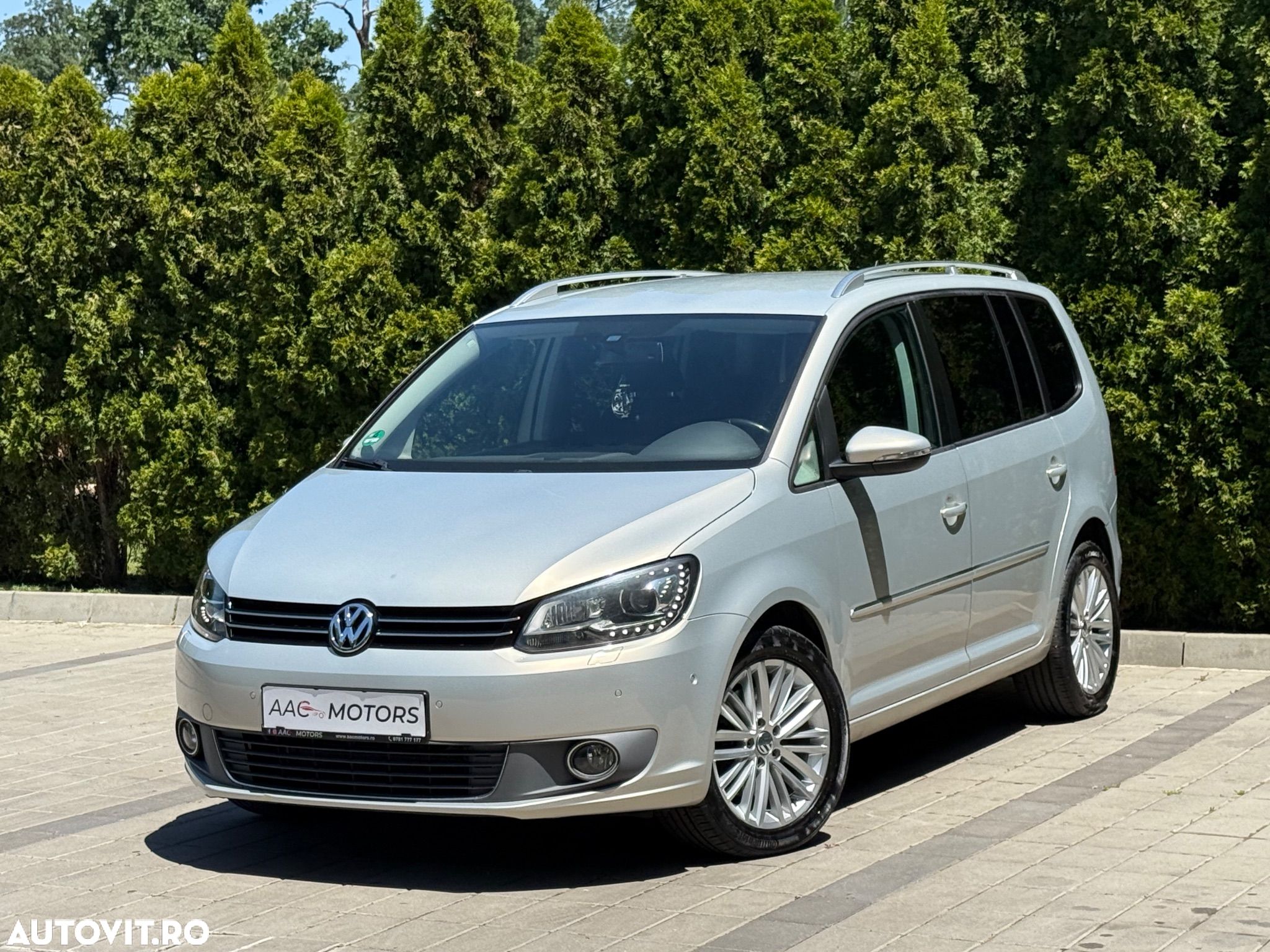 Volkswagen Touran 2.0 TDI DPF Highline DSG - 1