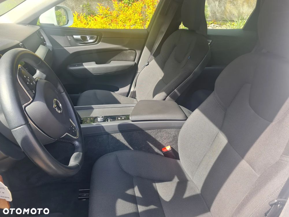 Volvo XC 60 B4 B Momentum Pro - 7