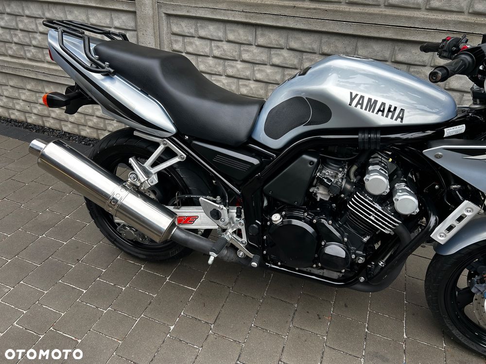 Yamaha FZS - 5