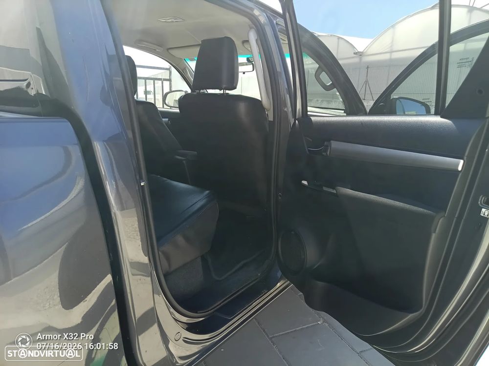 Toyota Hilux 2.4 D-4D 2WD CD Tracker - 26