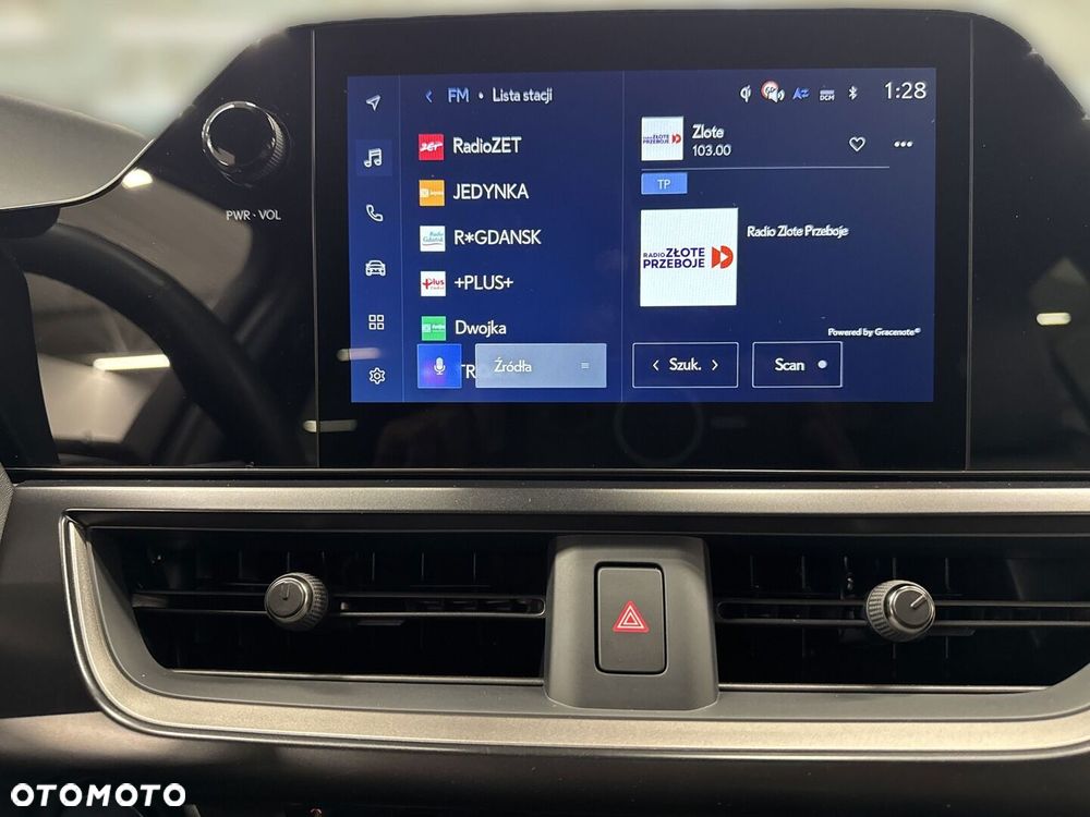 Lexus UX 2025