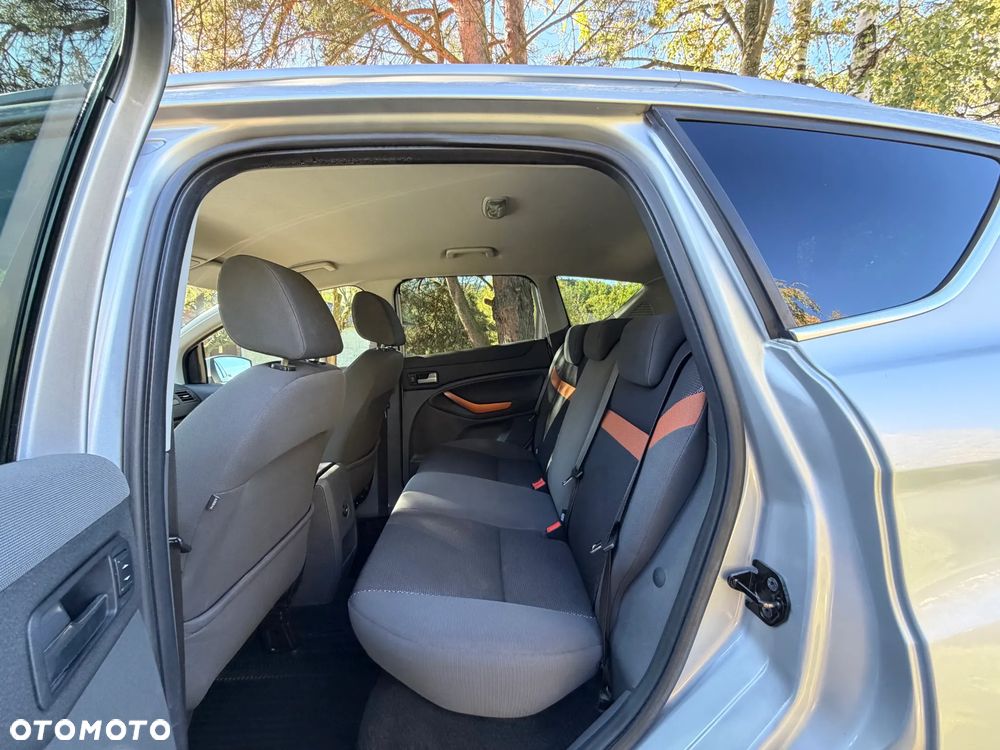 Ford Kuga 2.0 TDCi 2x4 Titanium - 21
