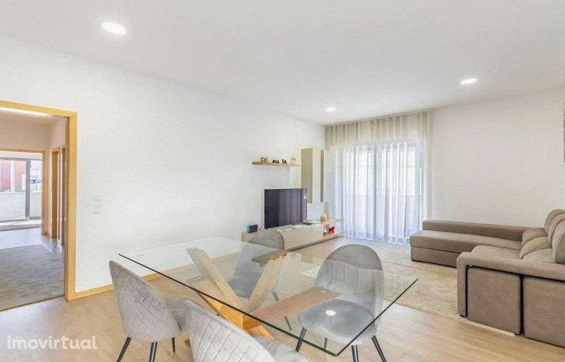 Apartamento T2 mobiliado em Vila - Grande imagem: 4/6