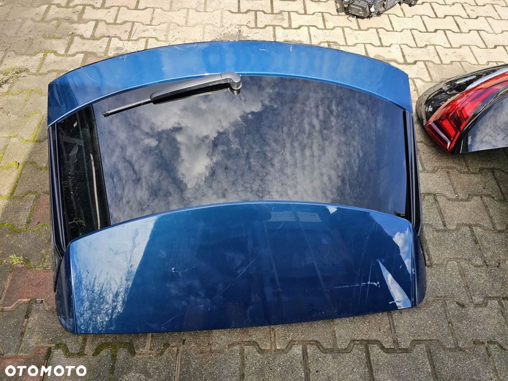 klapa tylna blenda lampa high audi q8 europa - 2