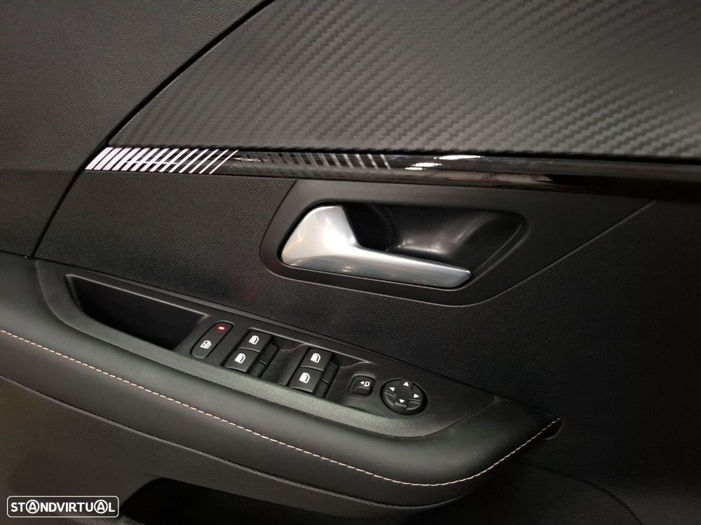 Peugeot 208 1.2 Hybrid Allure e-DCS6 - 22
