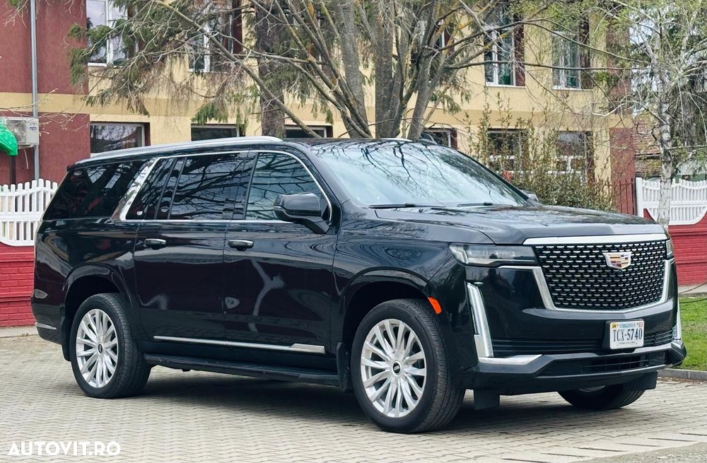 Cadillac Escalade - 1