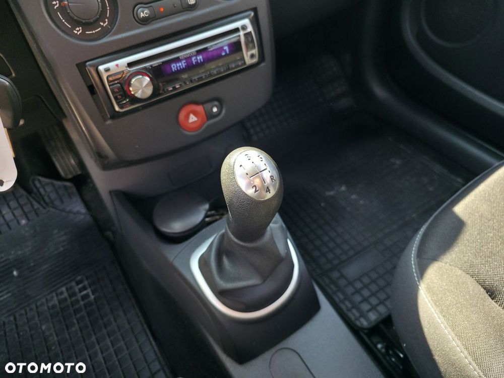 Renault Clio - 10