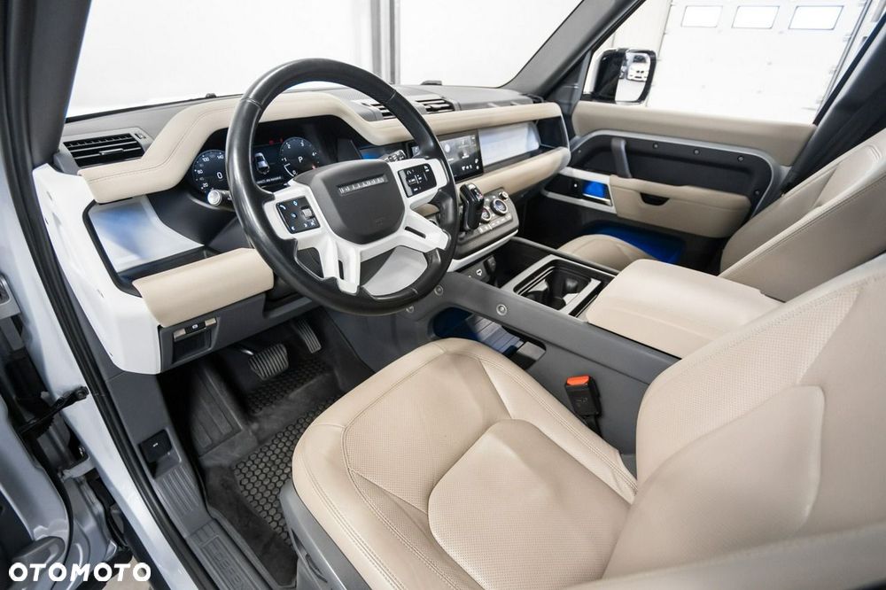 Land Rover Defender - 23