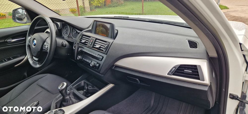 BMW Seria 1 116i - 30